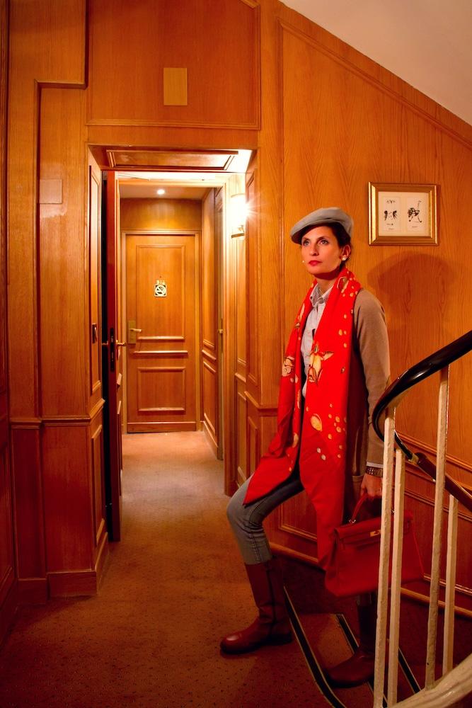 Hotel La Sanguine Paris Bagian luar foto